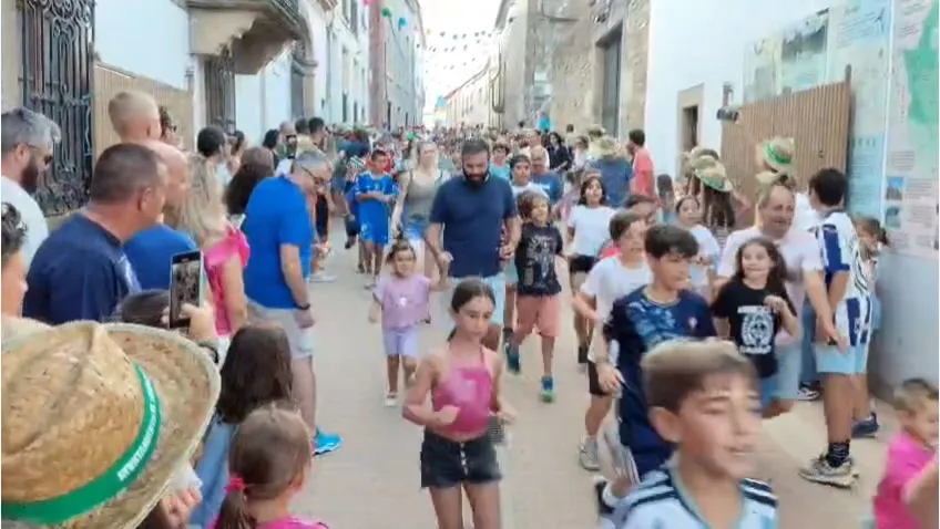 Encierro de Minibueyes en el Día del Niño de Lumbrales / INFOTUR