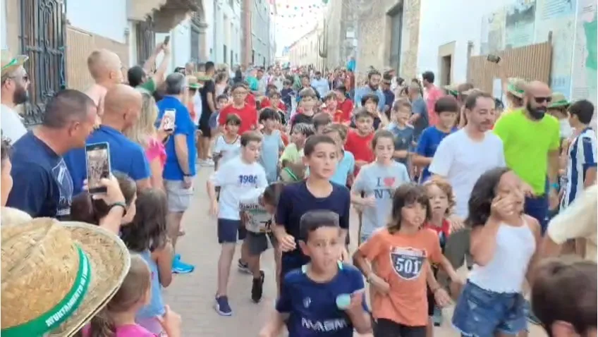 Encierro de Minibueyes en el Día del Niño de Lumbrales / INFOTUR