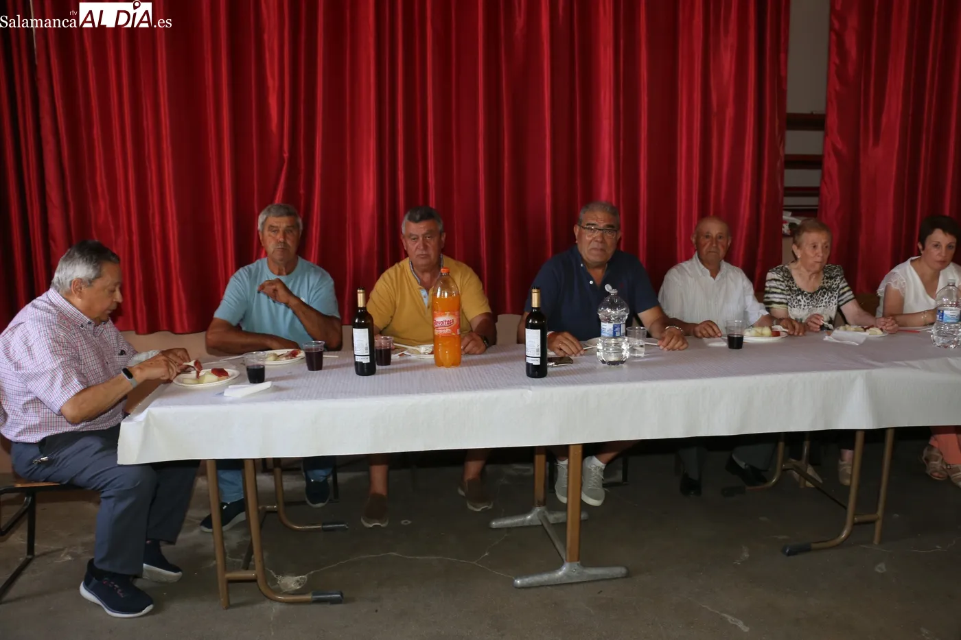 Convite de homenaje a los mayores en Peralejos de Abajo / CORRAL