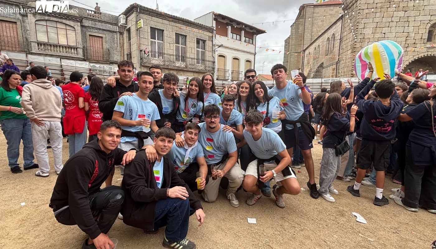 Chupinazo de las fiestas de Villavieja de Yeltes / ARIAS