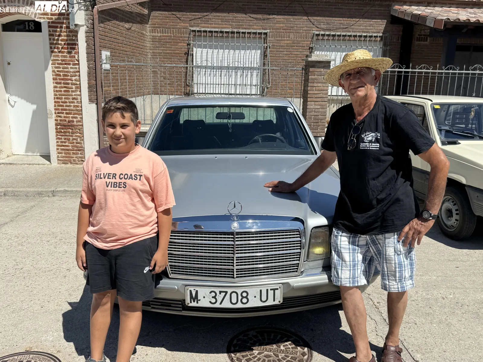 Foto 9 - Los veh&iacute;culos cl&aacute;sicos toman las calles de Cantaracillo