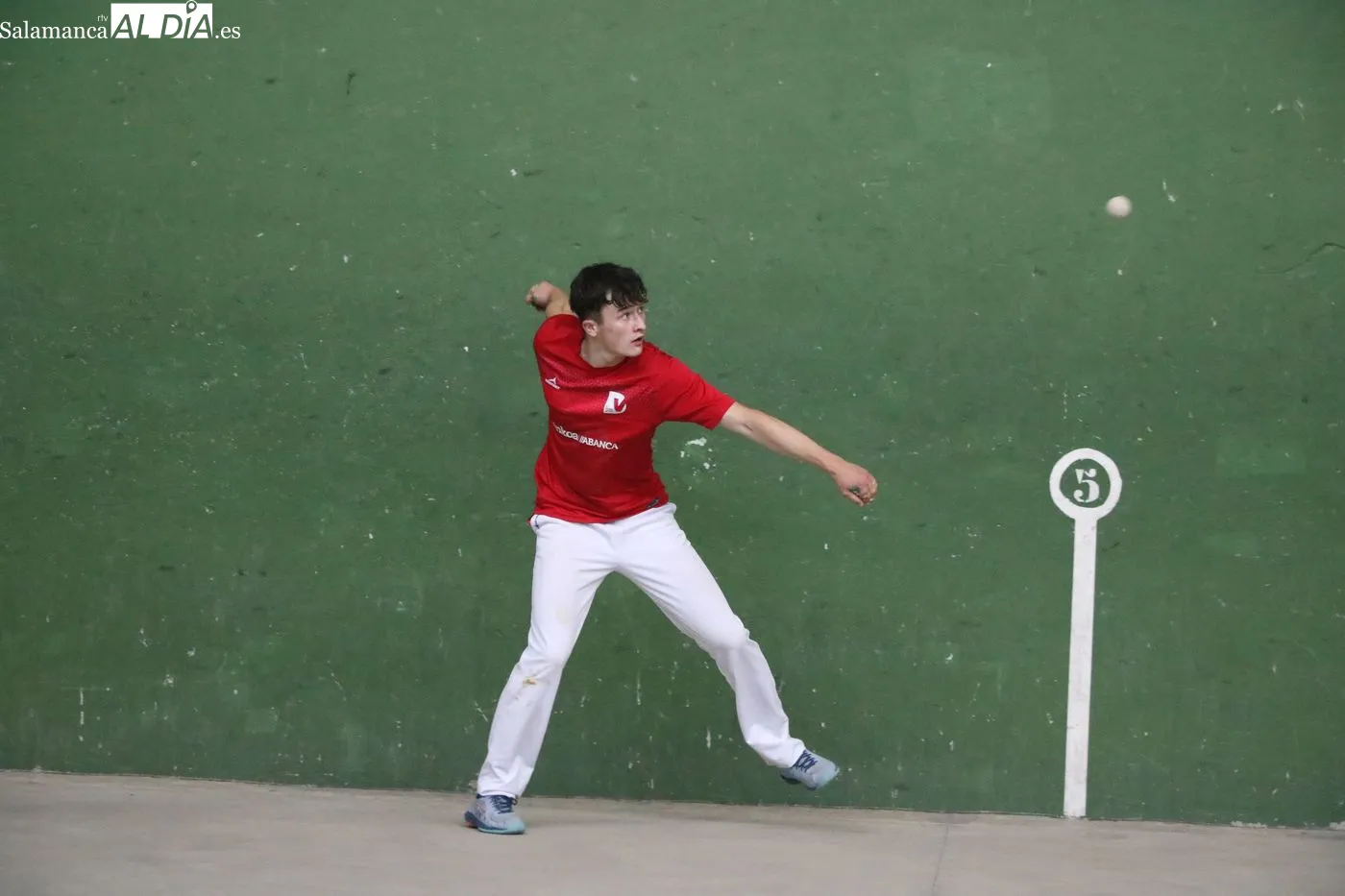 Partido de pelota a mano y homenaje a Manuel Fernández en el frontón de Vitigudino / ARIAS