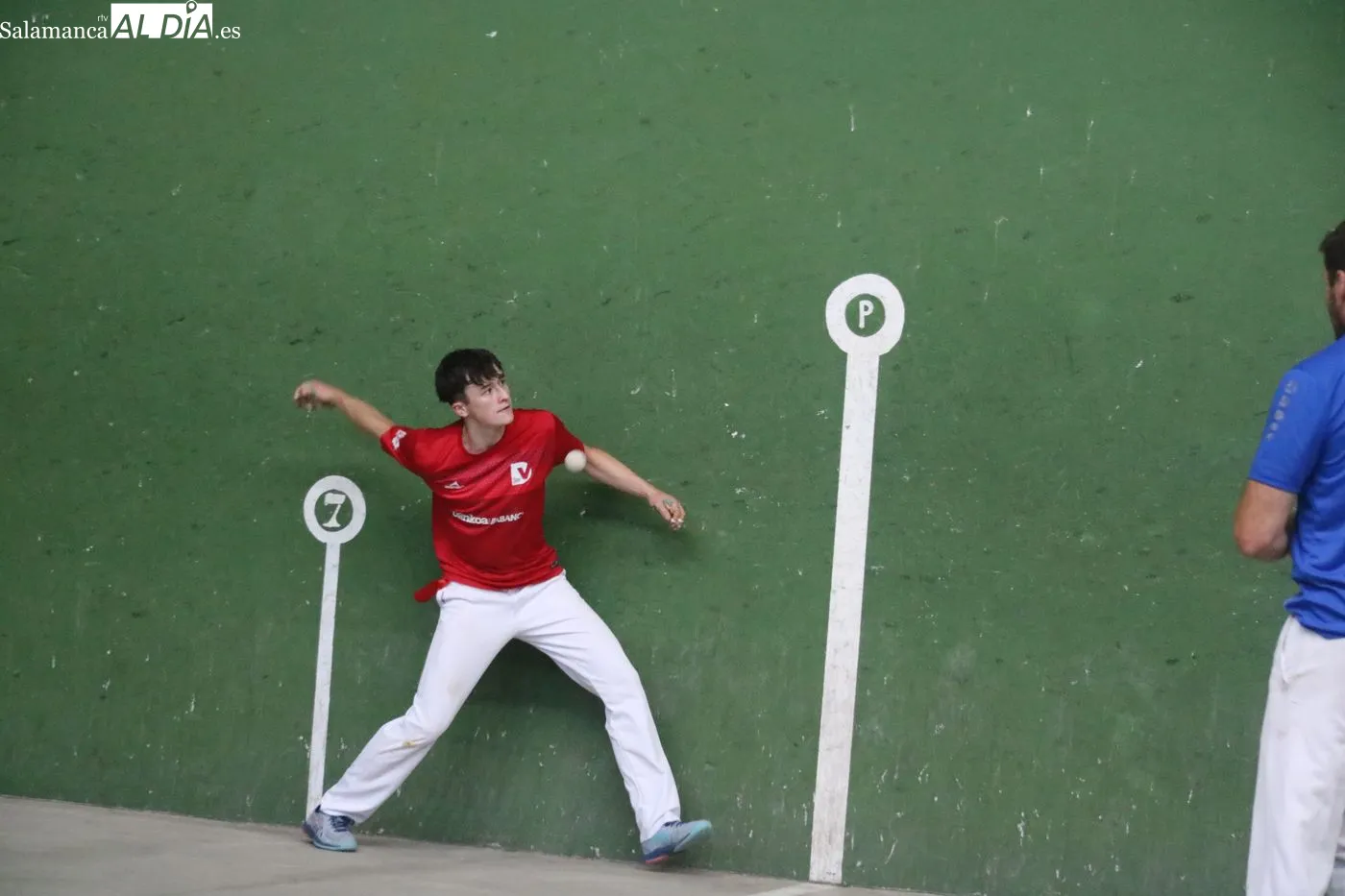Partido de pelota a mano y homenaje a Manuel Fernández en el frontón de Vitigudino / ARIAS