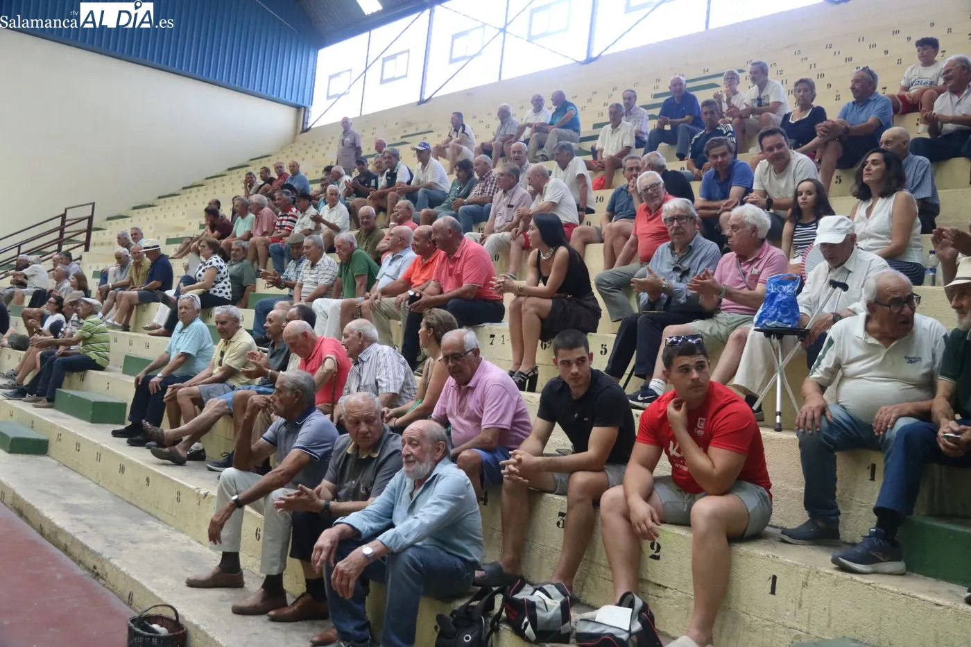 Partido de pelota a mano y homenaje a Manuel Fernández en el frontón de Vitigudino / ARIAS