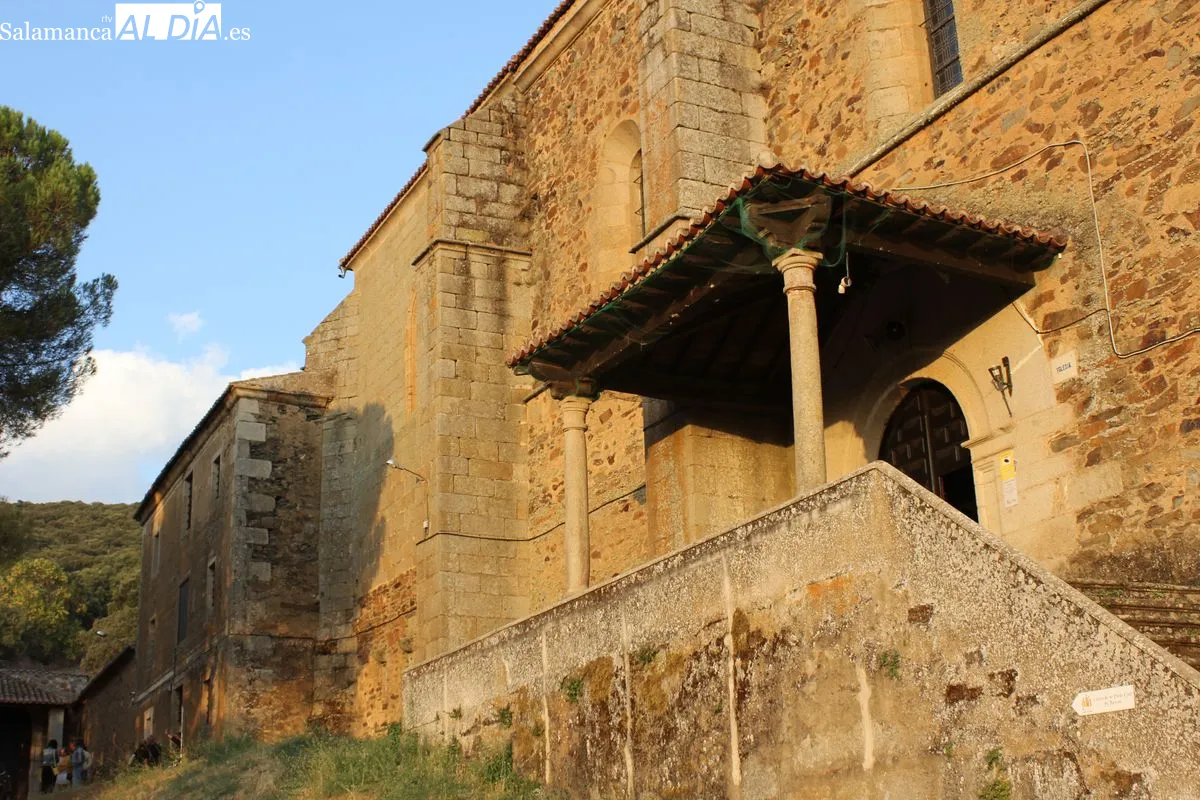 La historia del monasterio del Zarzoso contada de forma teatral por la investigadora Charo García de Arriba