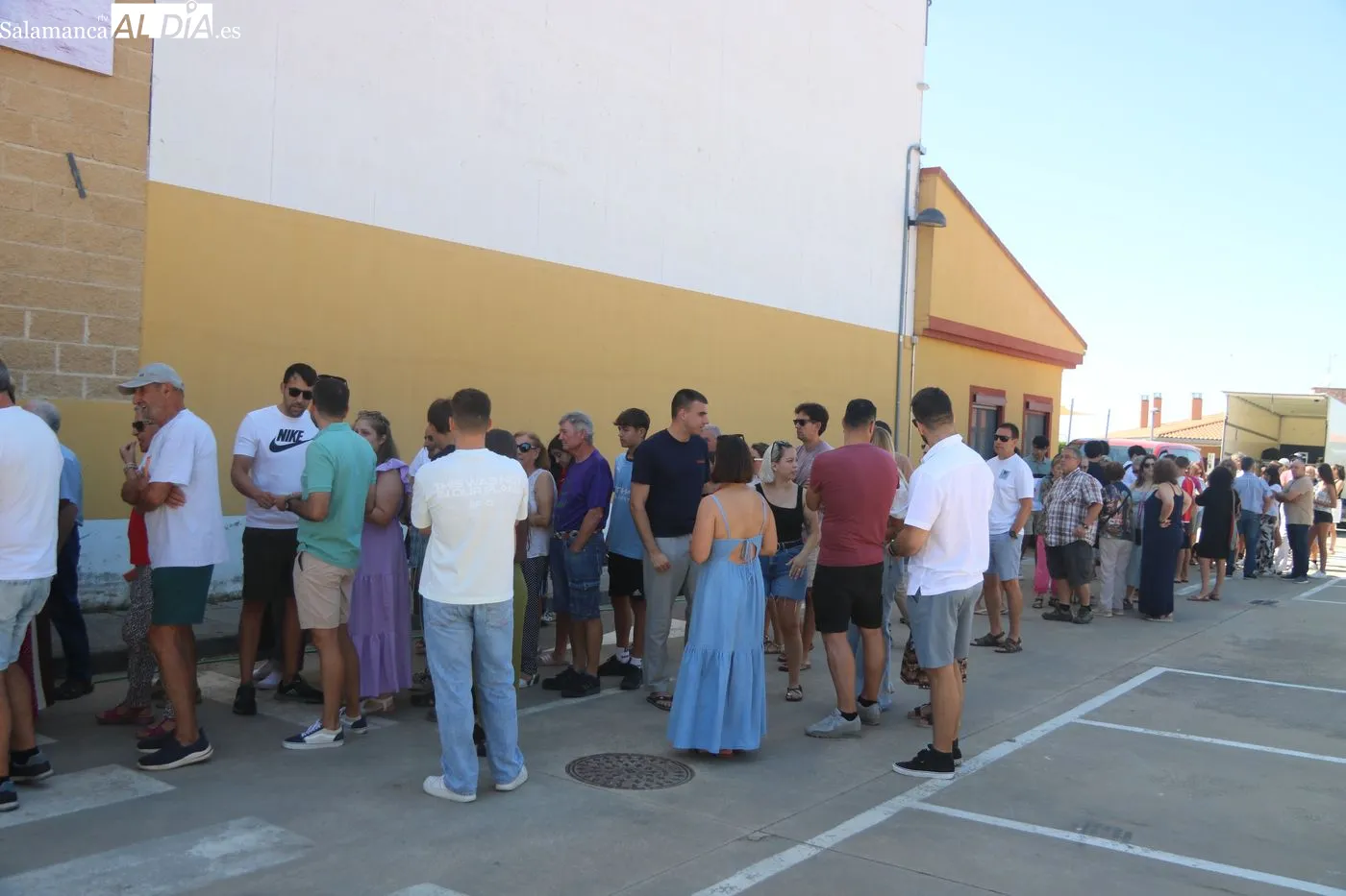 Comida popular en el pabellón municipal de Sardón de los Frailes / ARIAS