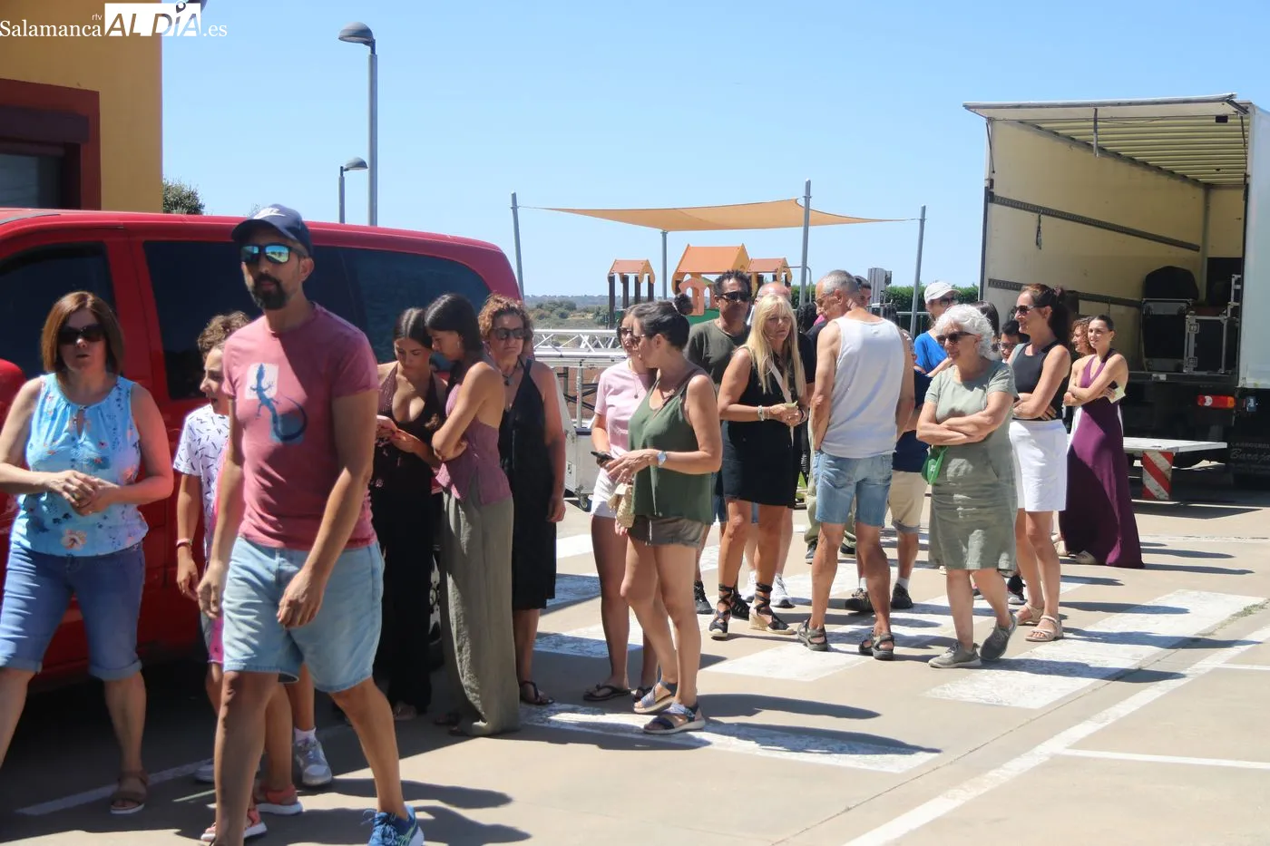 Comida popular en el pabellón municipal de Sardón de los Frailes / ARIAS