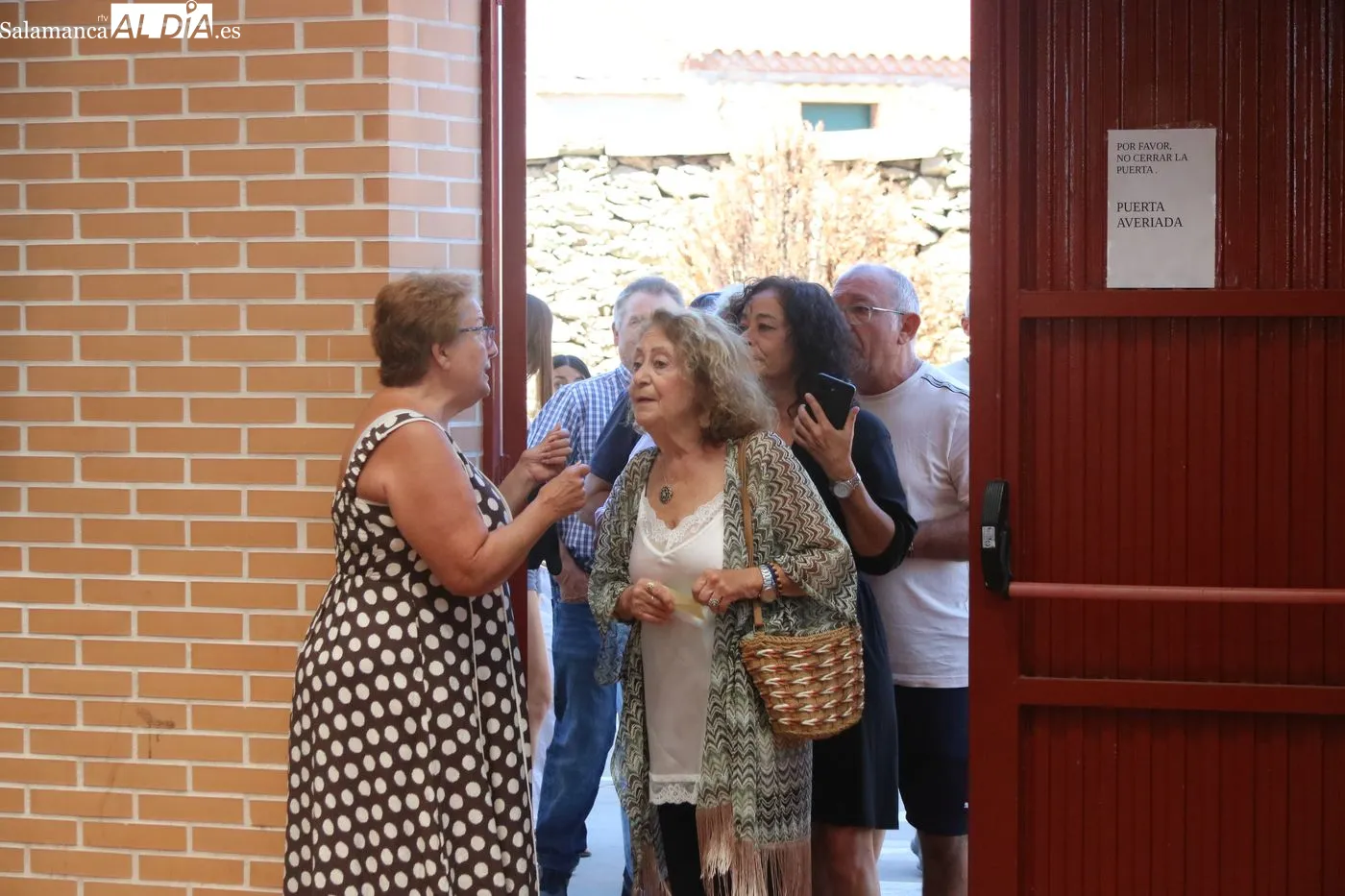 Comida popular en el pabellón municipal de Sardón de los Frailes / ARIAS