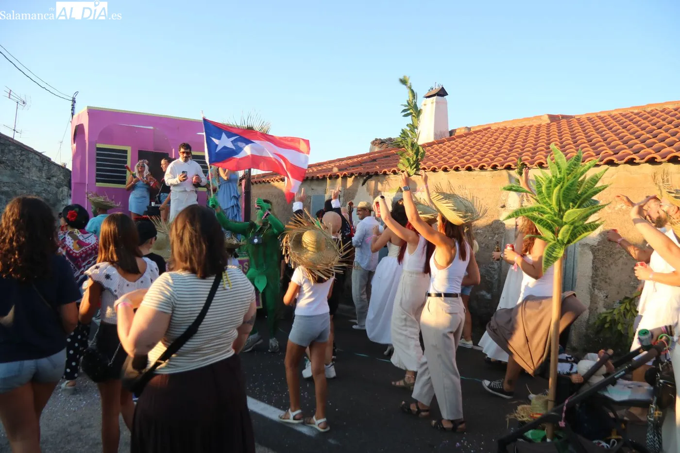 Desfile de carrozas y disfraces de Cipérez / ARIAS