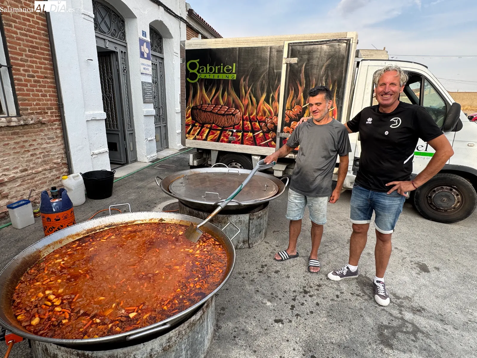 Foto 2 - La III Feria Artesana y de Alimentaci&oacute;n re&uacute;ne a multitud de vecinos y visitantes en El Campo de Pe&ntilde;aranda