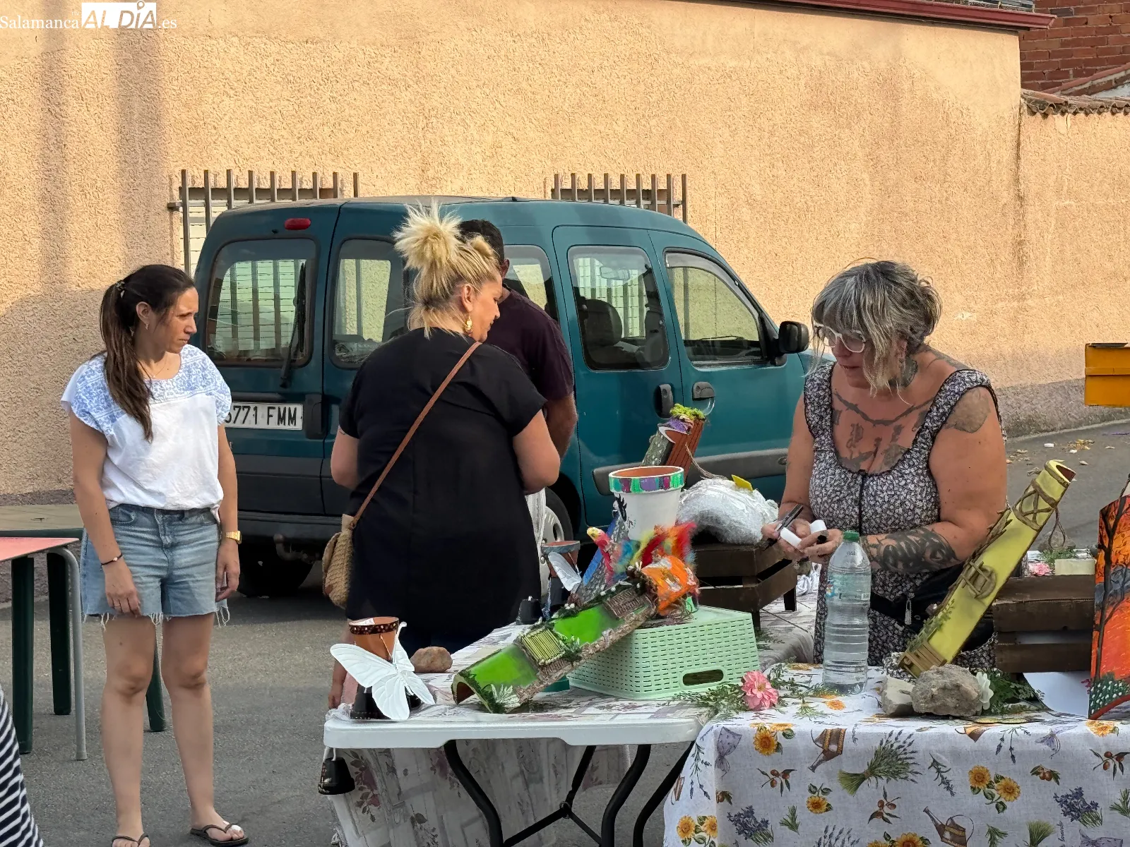 Foto 9 - La III Feria Artesana y de Alimentaci&oacute;n re&uacute;ne a multitud de vecinos y visitantes en El Campo de Pe&ntilde;aranda