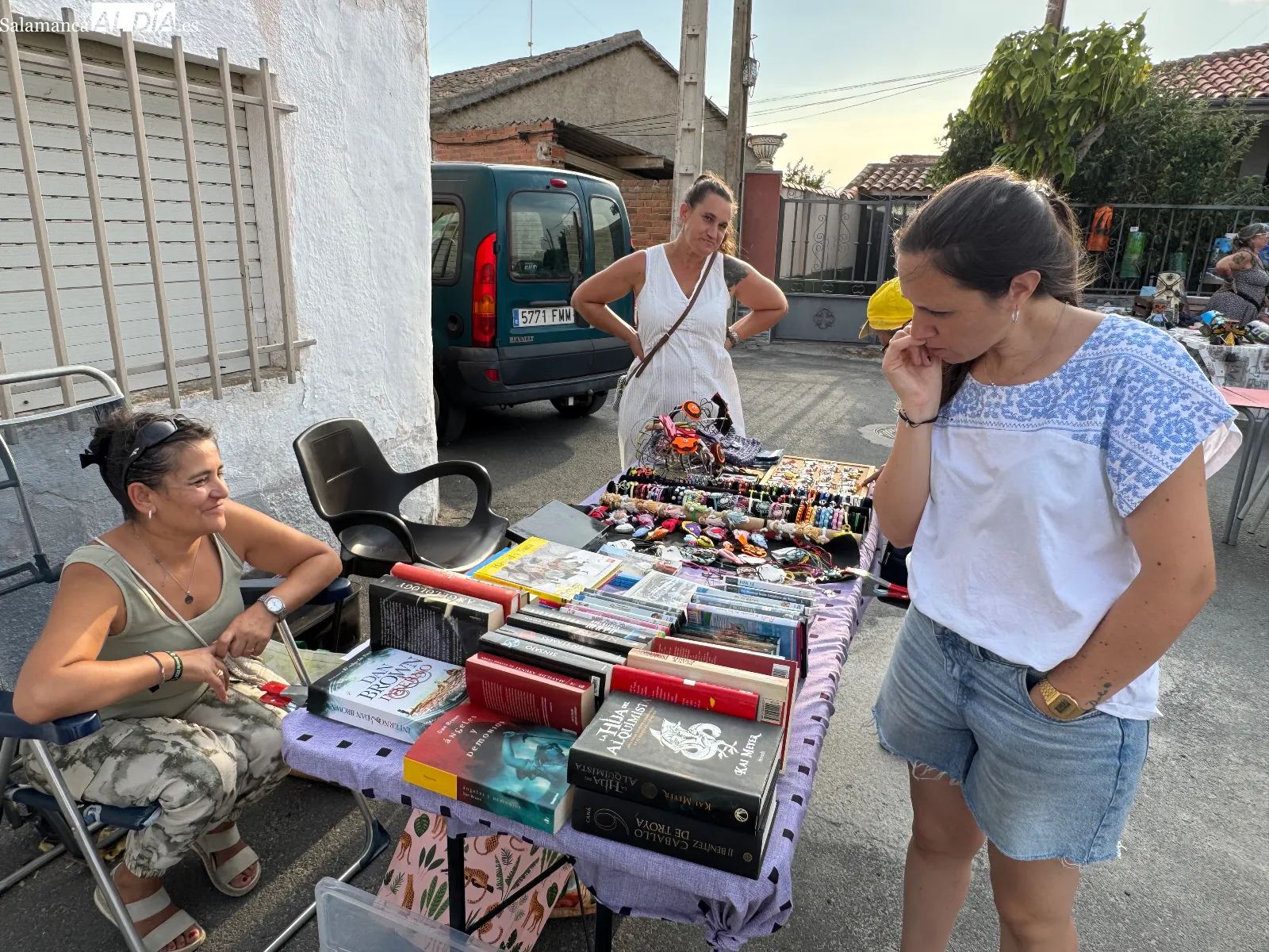 Foto 8 - La III Feria Artesana y de Alimentaci&oacute;n re&uacute;ne a multitud de vecinos y visitantes en El Campo de Pe&ntilde;aranda