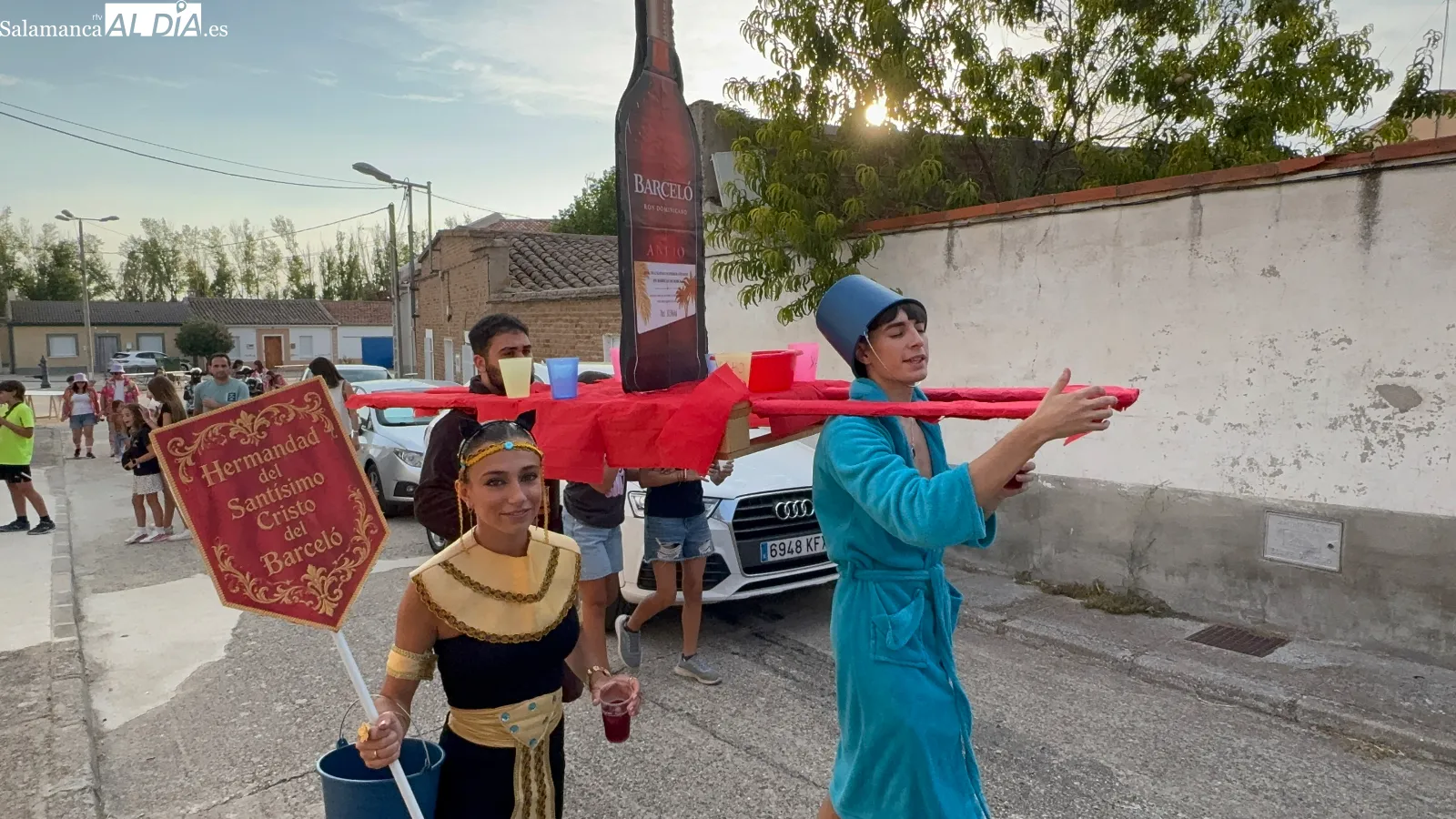 Foto 8 - Las pe&ntilde;as toman Cantaracillo para dar un multitudinario y colorido pistoletazo de salida a sus d&iacute;as grandes