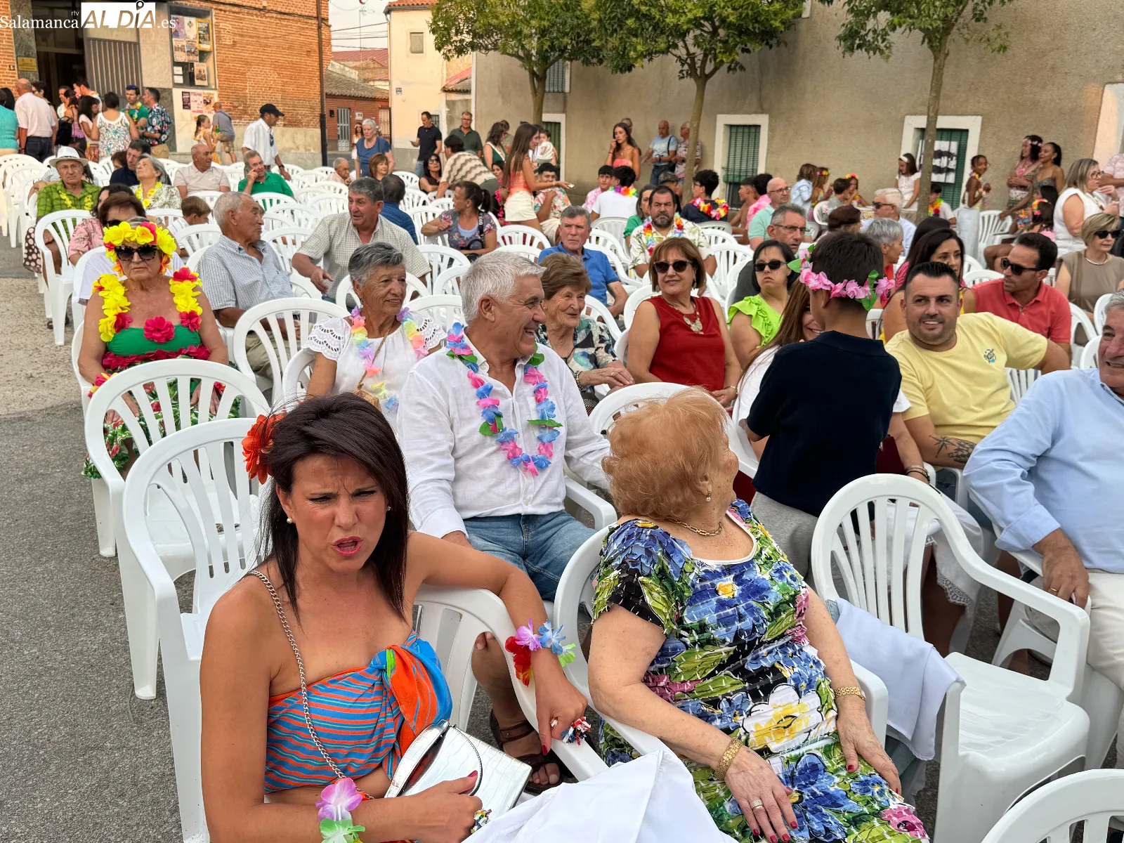 Foto 10 - Aldeaseca de la Frontera se viste de hawaiana para dar un colorido comienzo a sus fiestas de la Asunci&oacute;n