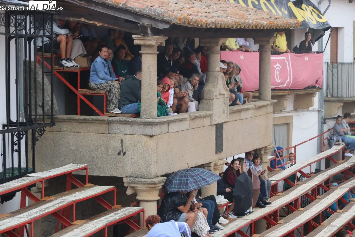 Encierro de Miranda de Pericalvo en Lumbrales, tercero de las fiestas / LORENA ARIAS