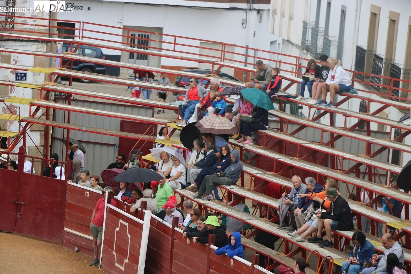 Encierro de Miranda de Pericalvo en Lumbrales, tercero de las fiestas / LORENA ARIAS