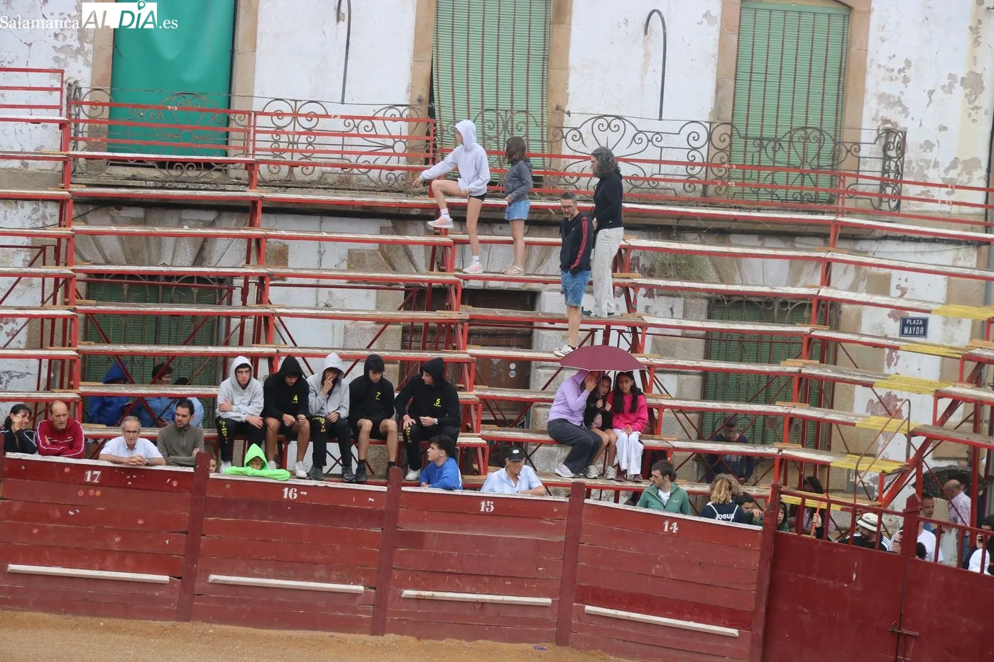 Encierro de Miranda de Pericalvo en Lumbrales, tercero de las fiestas / LORENA ARIAS