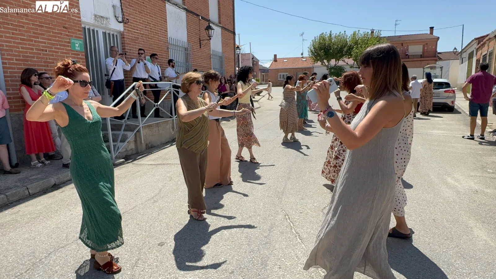 Foto 9 - El d&iacute;a grande de San Roque llena de tradici&oacute;n, bailes y fiesta las calles de Cantaracillo