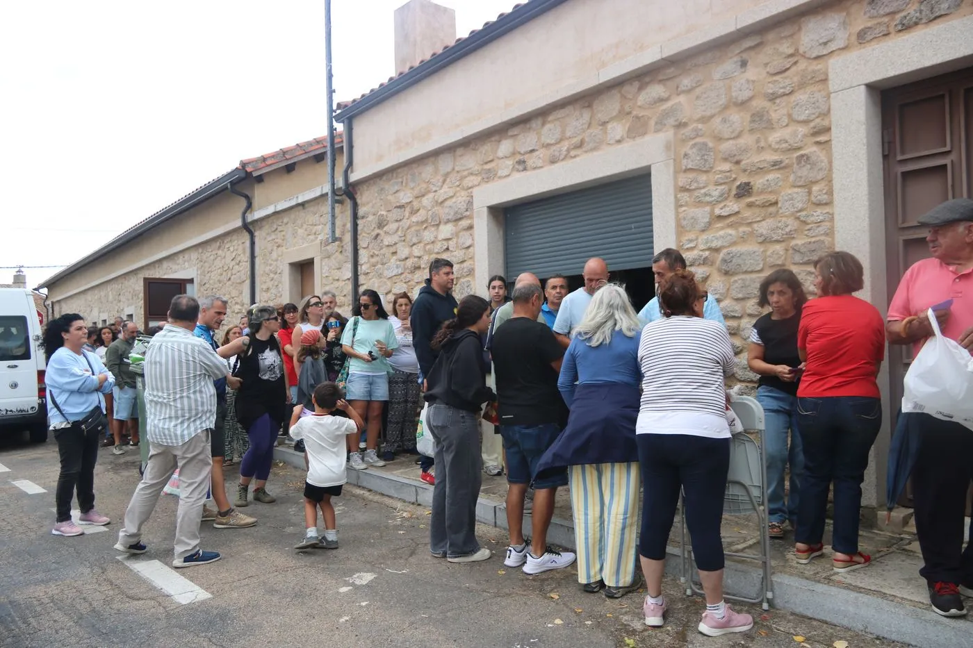 Paellada popular solidaria de Cipérez / ARIAS