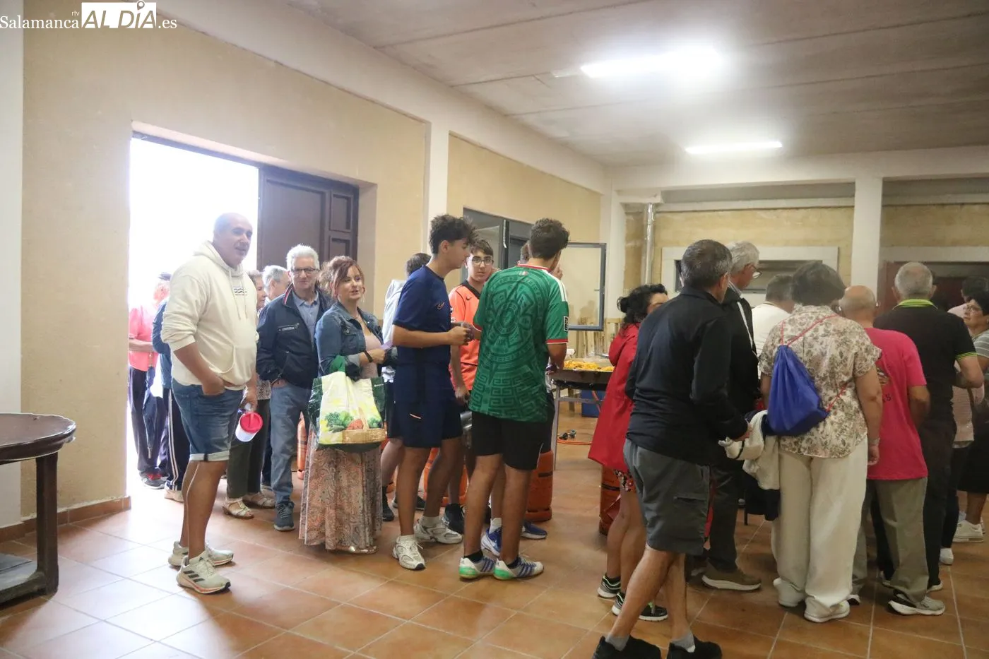 Paellada popular solidaria de Cipérez / ARIAS