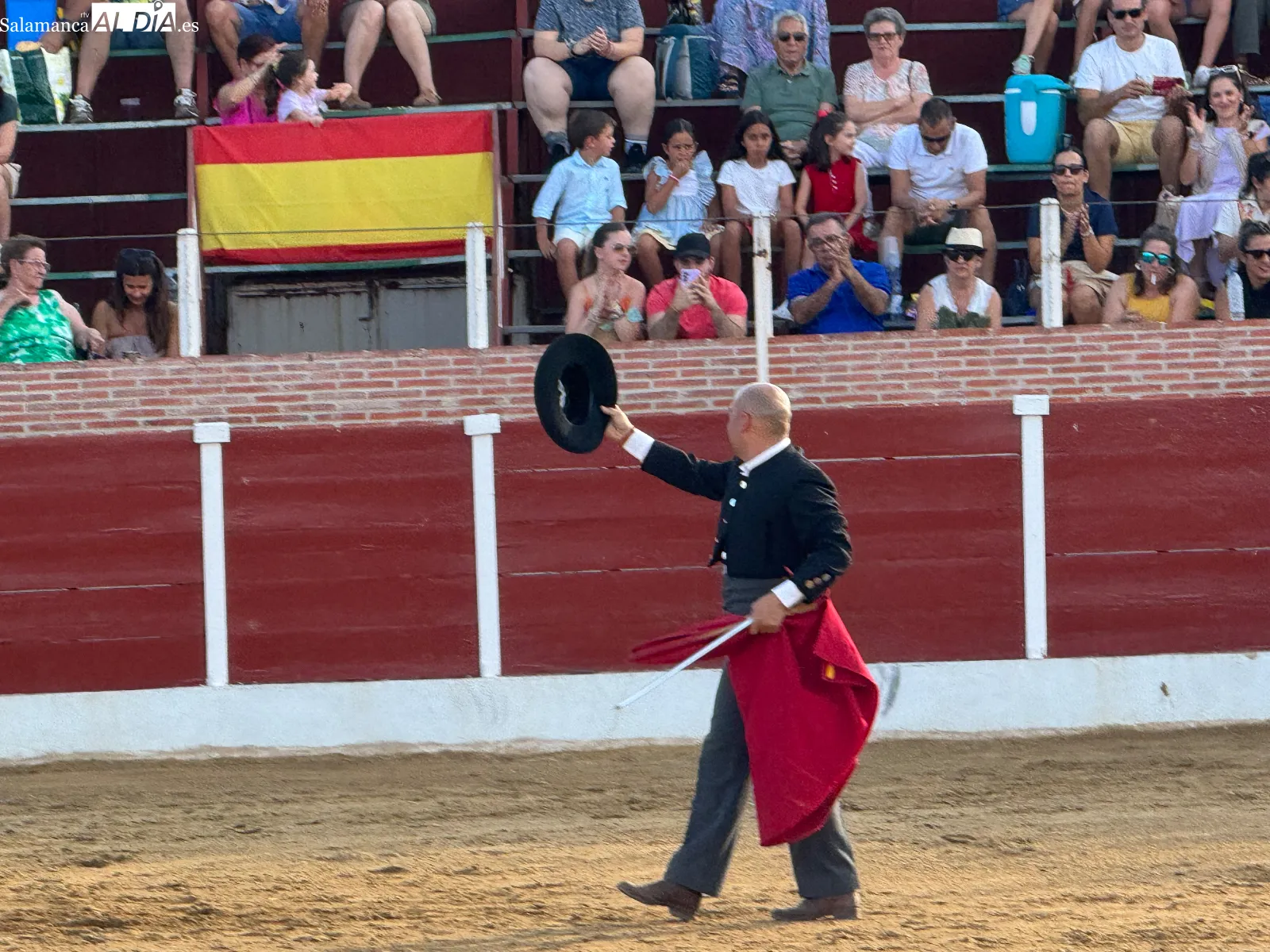 Foto 5 - Cantalpino disfruta de una jornada taurina con exhibici&oacute;n de aficionados pr&aacute;cticos y capea popular por San Roque