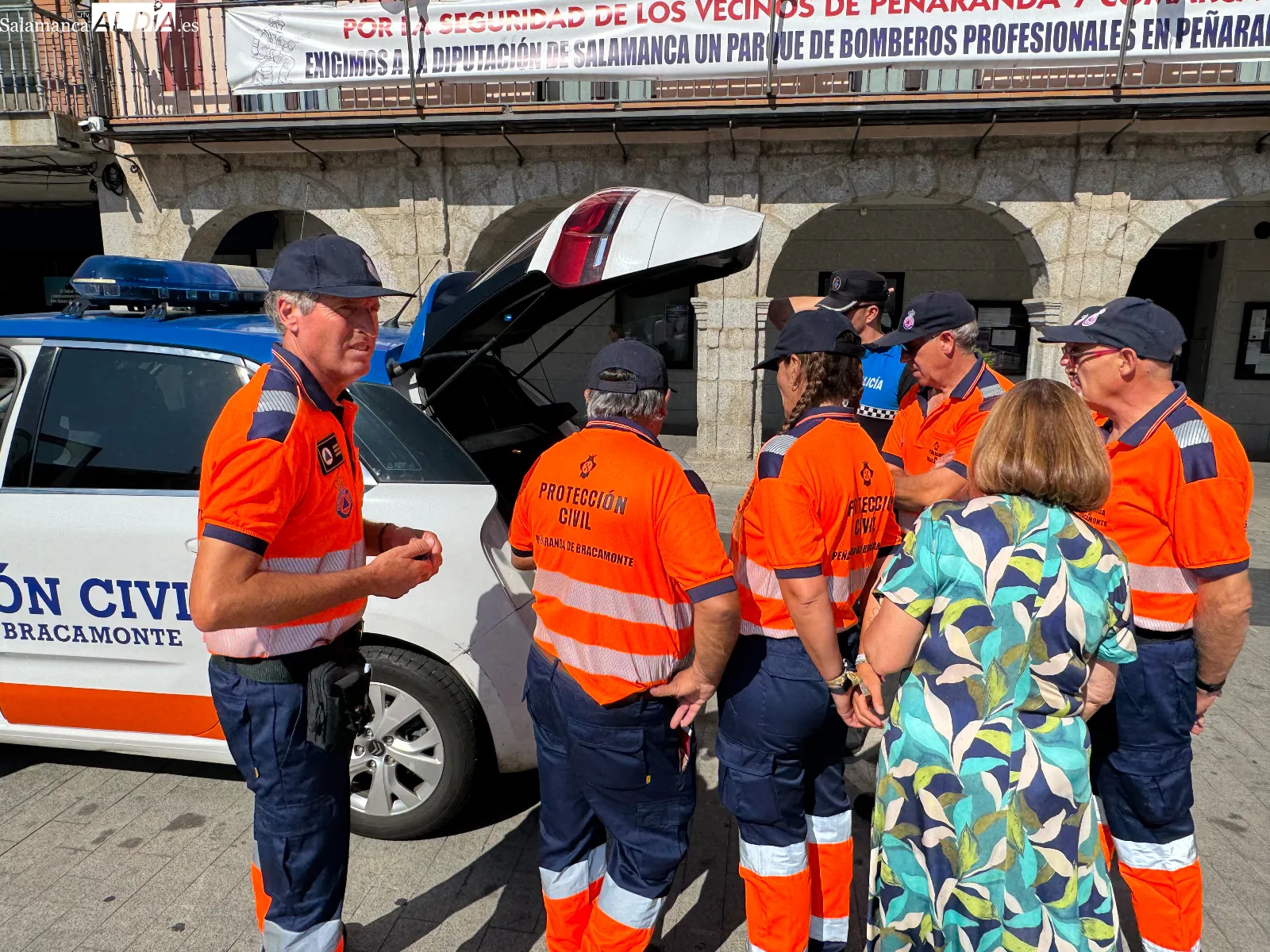 Foto 3 - El Ayuntamiento dota de un coche reacondicionado a Protecci&oacute;n Civil, con las Ferias y Fiestas como puesta en marcha