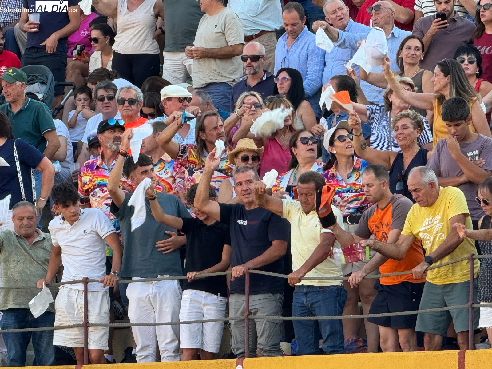 Foto 8 - La tradici&oacute;n taurina vuelve a llenar de ambiente la plaza de toros de Macotera con un llamativo Festival Mixto