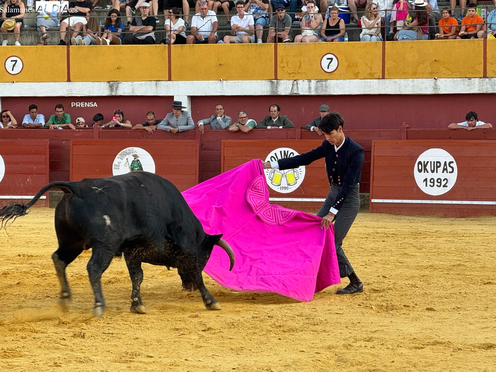Foto 4 - La tradici&oacute;n taurina vuelve a llenar de ambiente la plaza de toros de Macotera con un llamativo Festival Mixto