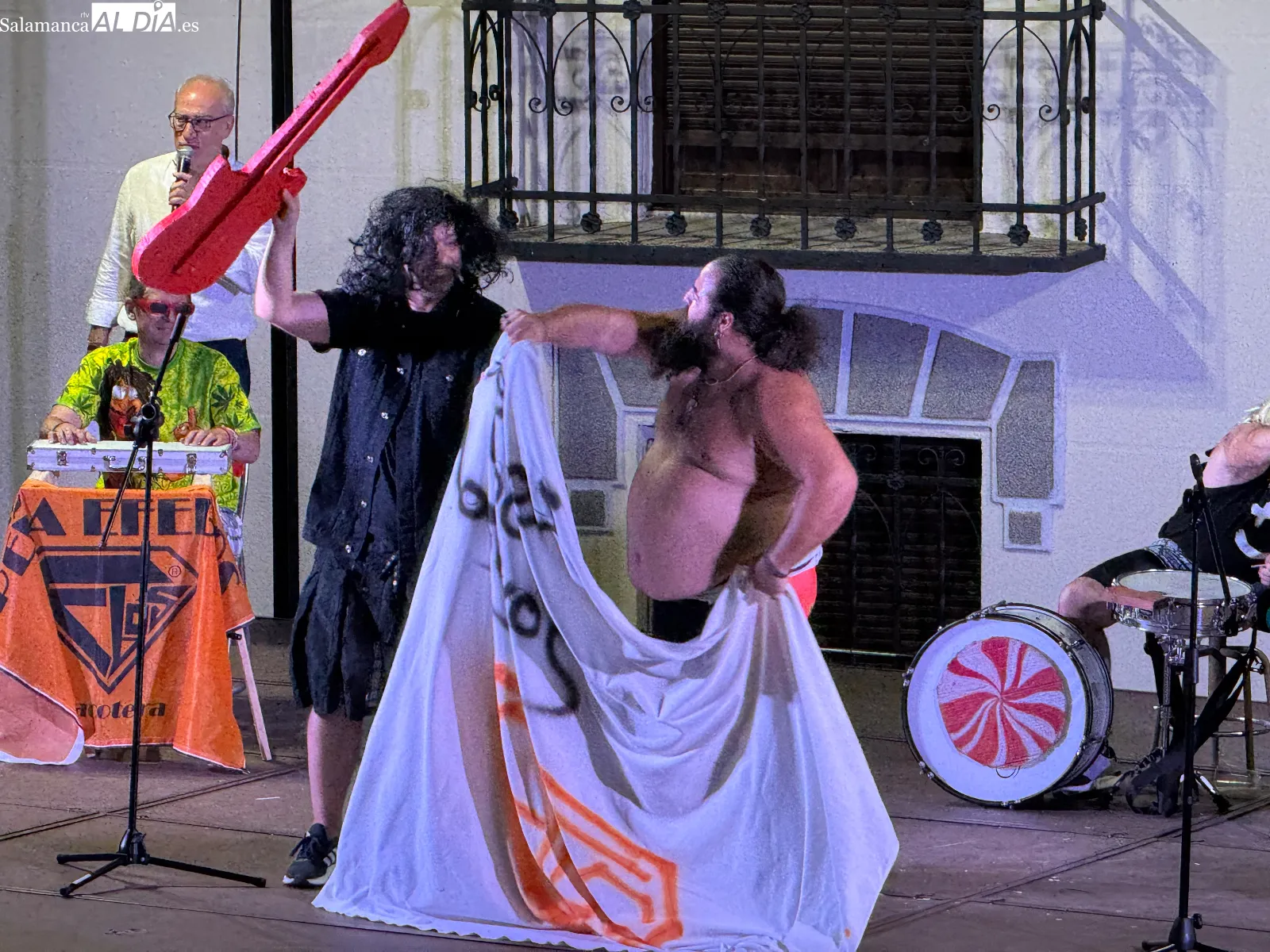 Foto 6 - Macotera canta, baila y disfruta con un multitudinario Concurso de Playback