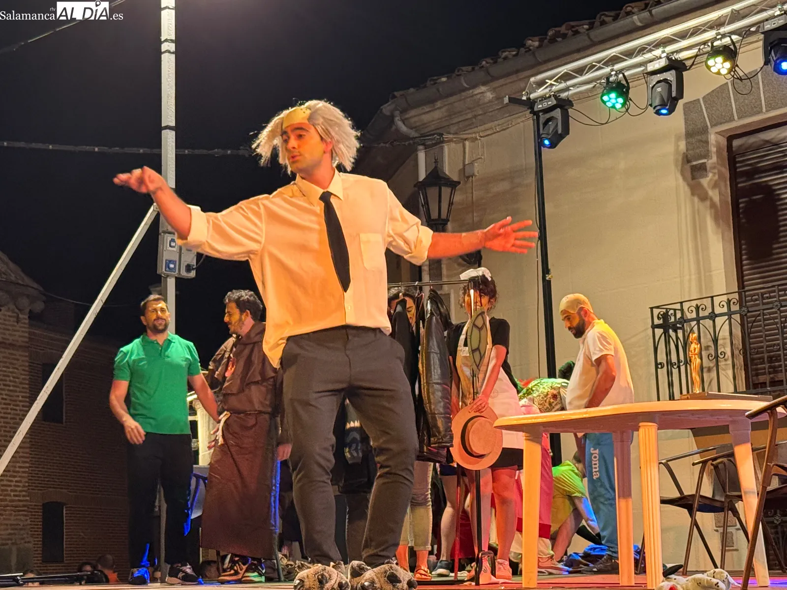 Foto 3 - Macotera canta, baila y disfruta con un multitudinario Concurso de Playback