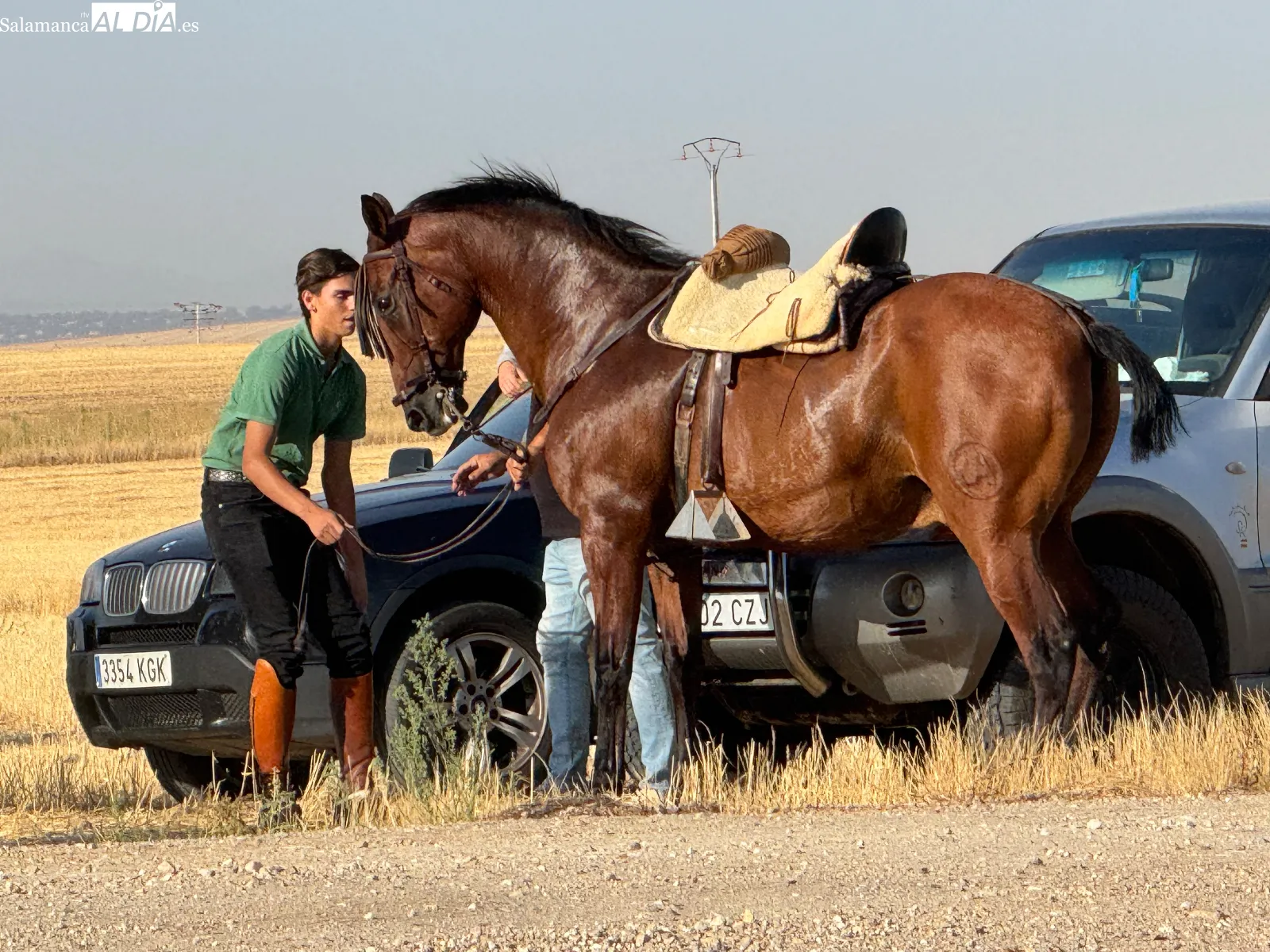 Foto 4 - Macotera despide sus festejos taurinos de calle con un multitudinario encierro a caballo