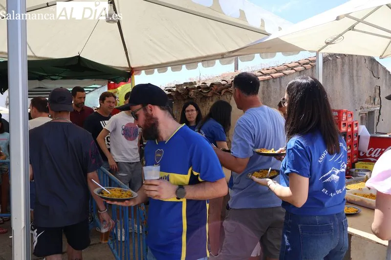 Foto 7 - La paella popular, el bingo y la fiesta del agua protagonizan el domingo festivo en Amatos de Alba