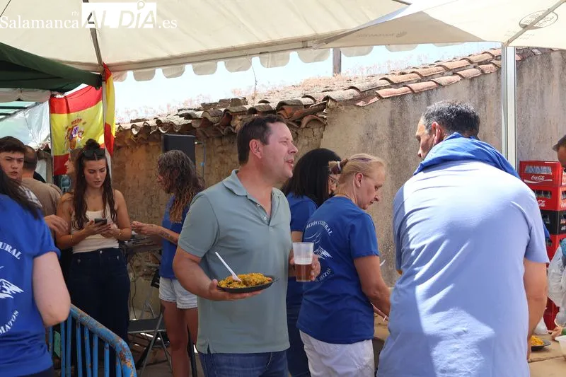Foto 14 - La paella popular, el bingo y la fiesta del agua protagonizan el domingo festivo en Amatos de Alba