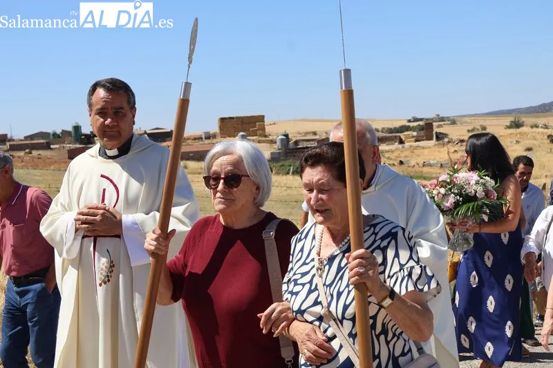 Foto 5 - Amatos de Alba honra a la Virgen de las Nieves con una multitudinaria procesi&oacute;n en el d&iacute;a grande de sus fiestas