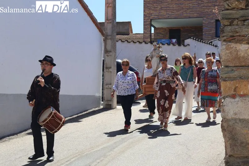 Foto 11 - Amatos de Alba honra a la Virgen de las Nieves con una multitudinaria procesi&oacute;n en el d&iacute;a grande de sus fiestas
