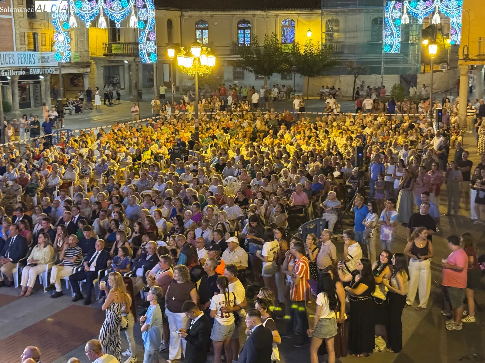 Foto 8 - Pe&ntilde;aranda enciende sus Ferias y Fiestas 2026 con una colorida y multitudinaria bienvenida