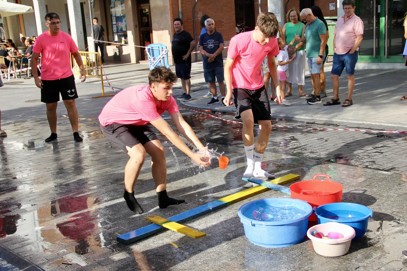Foto 11 - La Gincana de Pe&ntilde;as roza el r&eacute;cord con 45 grupos participantes en una divertida tarde del mi&eacute;rcoles de ferias
