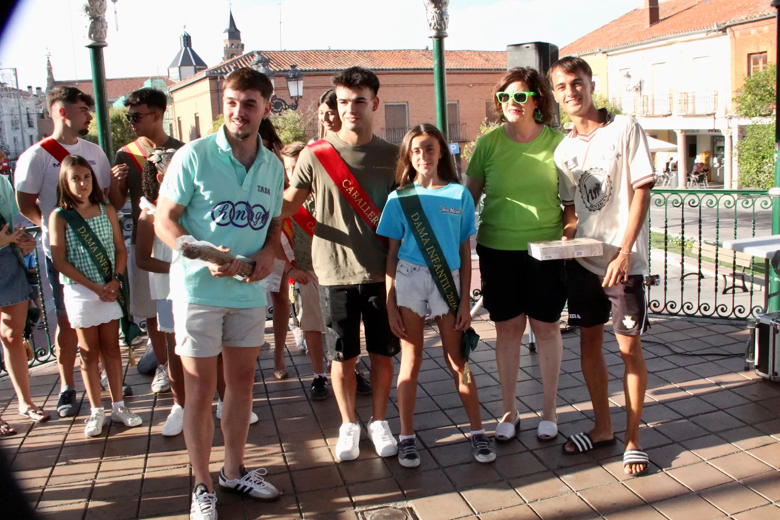 Foto 7 - La Gincana de Pe&ntilde;as roza el r&eacute;cord con 45 grupos participantes en una divertida tarde del mi&eacute;rcoles de ferias