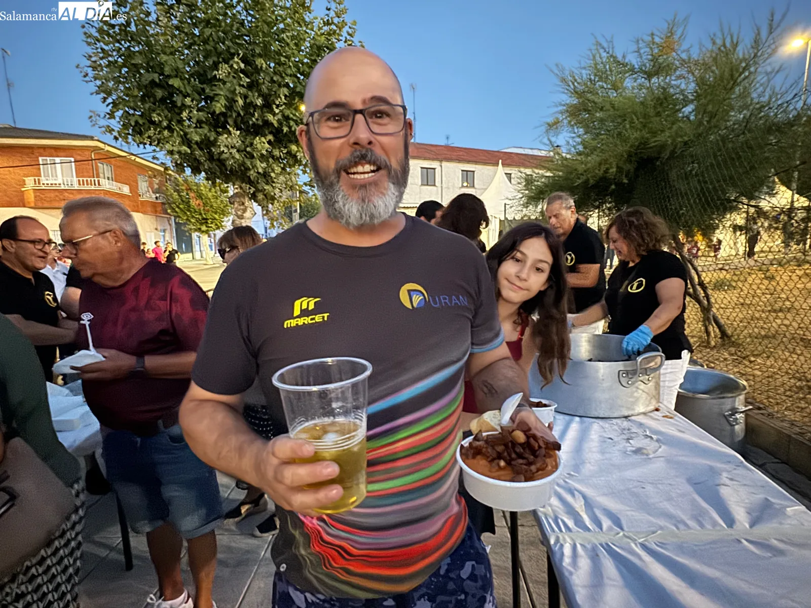 Foto 3 - La degustaci&oacute;n de patatas mene&aacute;s re&uacute;ne a m&aacute;s de 1.000 personas en apoyo a La Sonrisa de Mar&iacute;a
