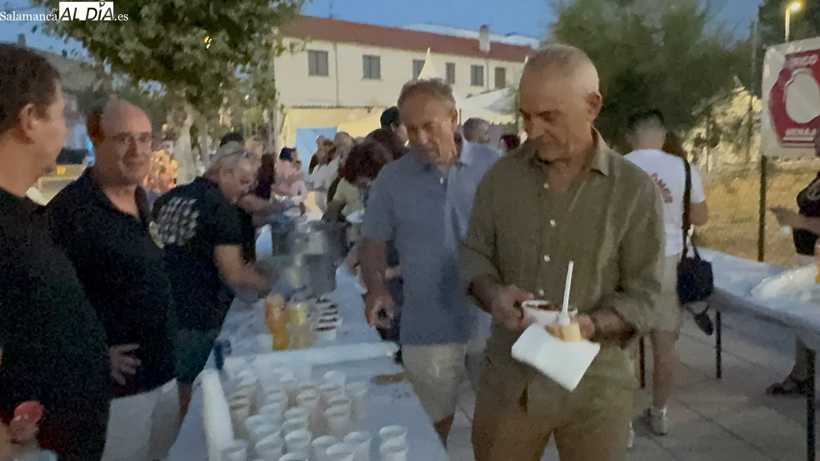 Foto 6 - La degustaci&oacute;n de patatas mene&aacute;s re&uacute;ne a m&aacute;s de 1.000 personas en apoyo a La Sonrisa de Mar&iacute;a