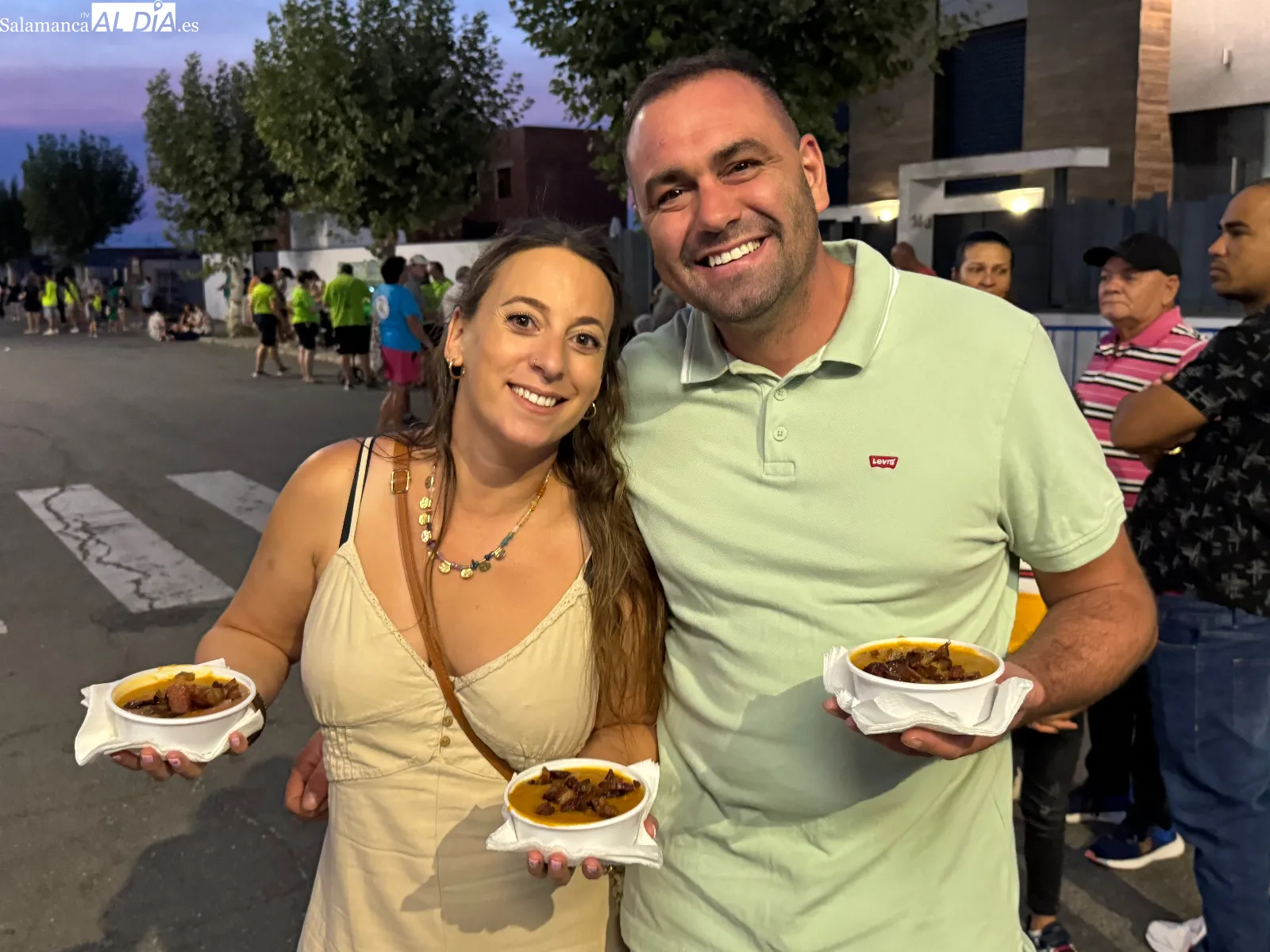 Foto 11 - La degustaci&oacute;n de patatas mene&aacute;s re&uacute;ne a m&aacute;s de 1.000 personas en apoyo a La Sonrisa de Mar&iacute;a