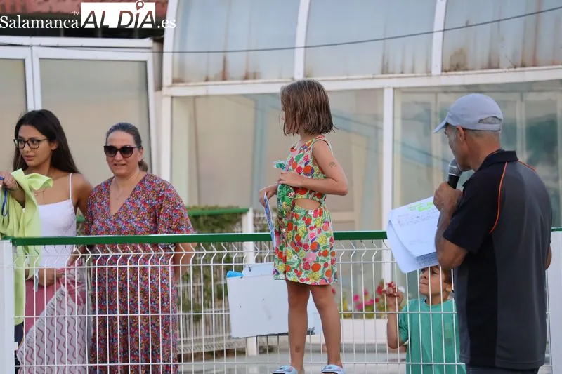 Foto 2 - Cerca de 60 nadadores se lanzan a la piscina en el Campeonato de Nataci&oacute;n de Alba de Tormes