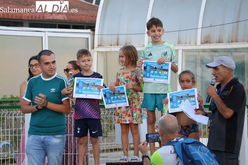 Foto 3 - Cerca de 60 nadadores se lanzan a la piscina en el Campeonato de Nataci&oacute;n de Alba de Tormes