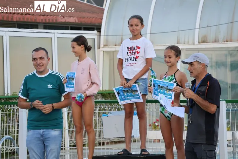 Foto 6 - Cerca de 60 nadadores se lanzan a la piscina en el Campeonato de Nataci&oacute;n de Alba de Tormes