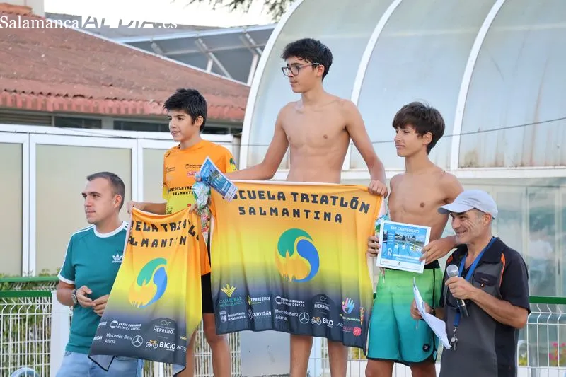 Foto 8 - Cerca de 60 nadadores se lanzan a la piscina en el Campeonato de Nataci&oacute;n de Alba de Tormes