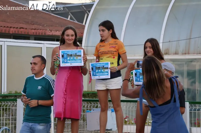 Foto 9 - Cerca de 60 nadadores se lanzan a la piscina en el Campeonato de Nataci&oacute;n de Alba de Tormes