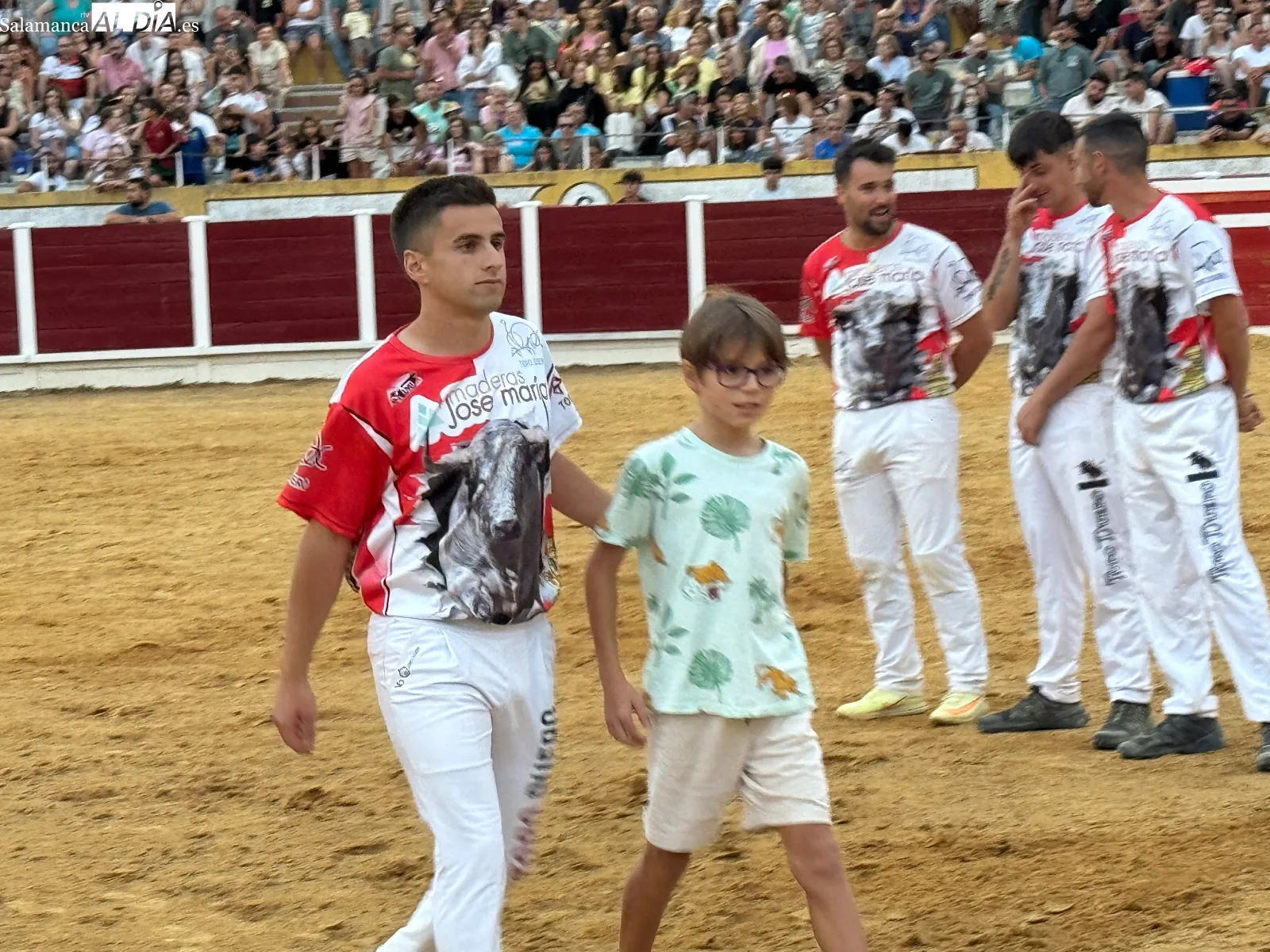 Foto 10 - El Concurso de Cortes y las vaquillas se convierten en una multitudinaria bienvenida a los festejos taurinos de las Ferias y Fiestas