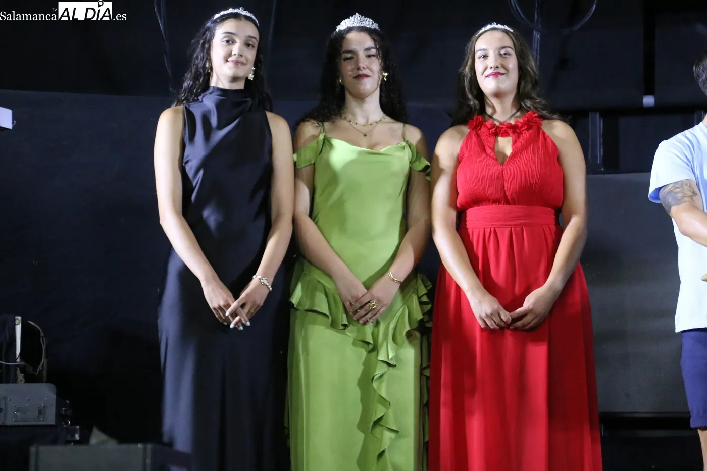 Comienzo oficial de las fiestas de San Roque en Villarino de los Aires / CORRAL