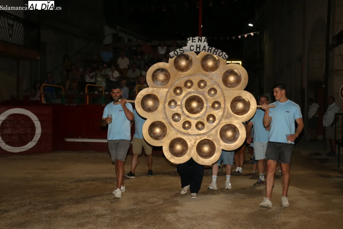 Comienzo oficial de las fiestas de San Roque en Villarino de los Aires / CORRAL