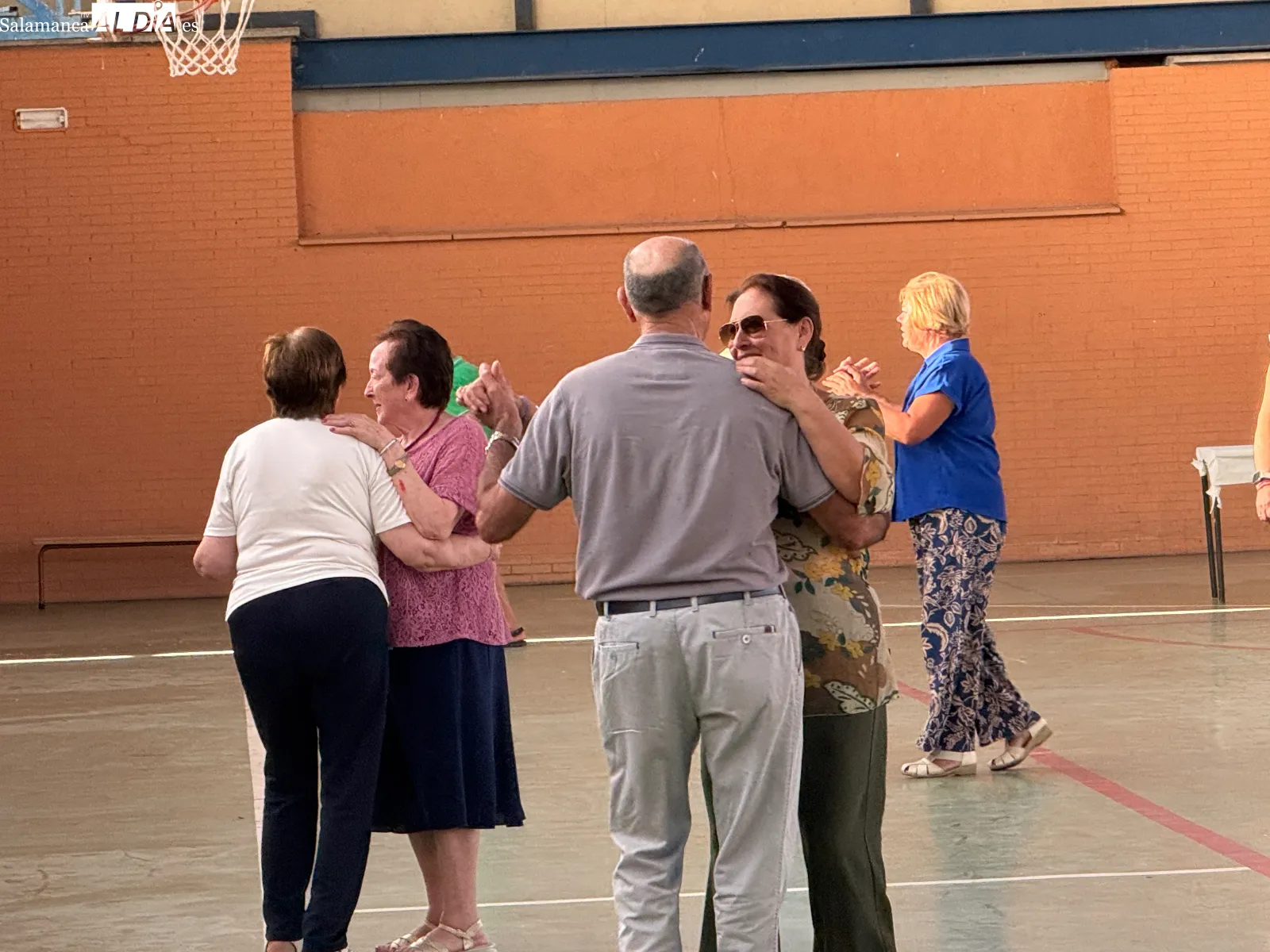 Foto 7 - La gran fiesta de los mayores re&uacute;ne a cientos de personas en pabell&oacute;n del Severiano Montero